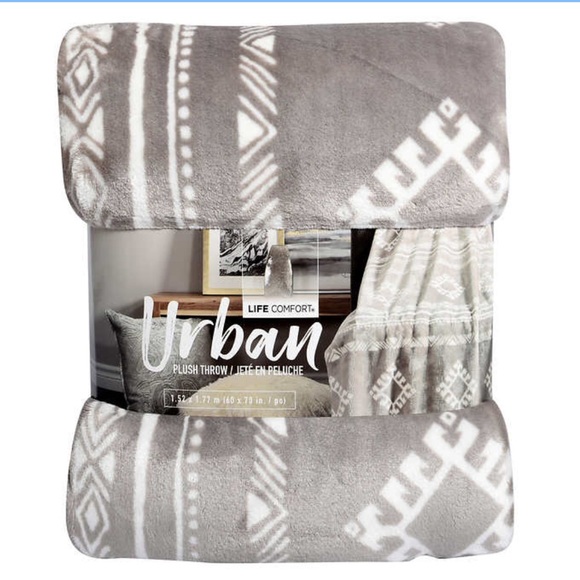 URBAN PLUSH THROW BLANKET - SAFARI BEIGE - Picture 3 of 3